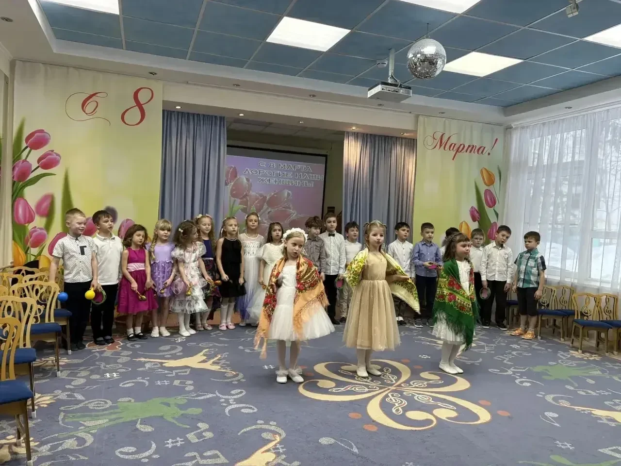 🌷Весенний букет для самых любимых 🥰  В дошкольном отделении ШИК 16 прошли праздничные утренники, пос