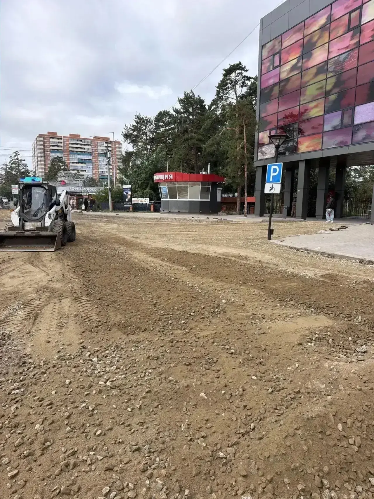 На улице Жердева проложили новые дождеприемные колодцы для отвода вод