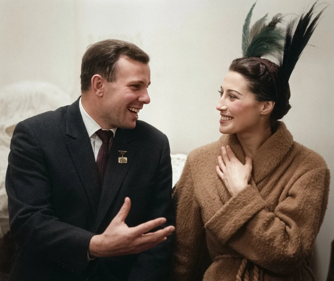 Юрий Гагарин и Майя Плисецкая, 1961 год.


👉 Bspchannel. Подписаться