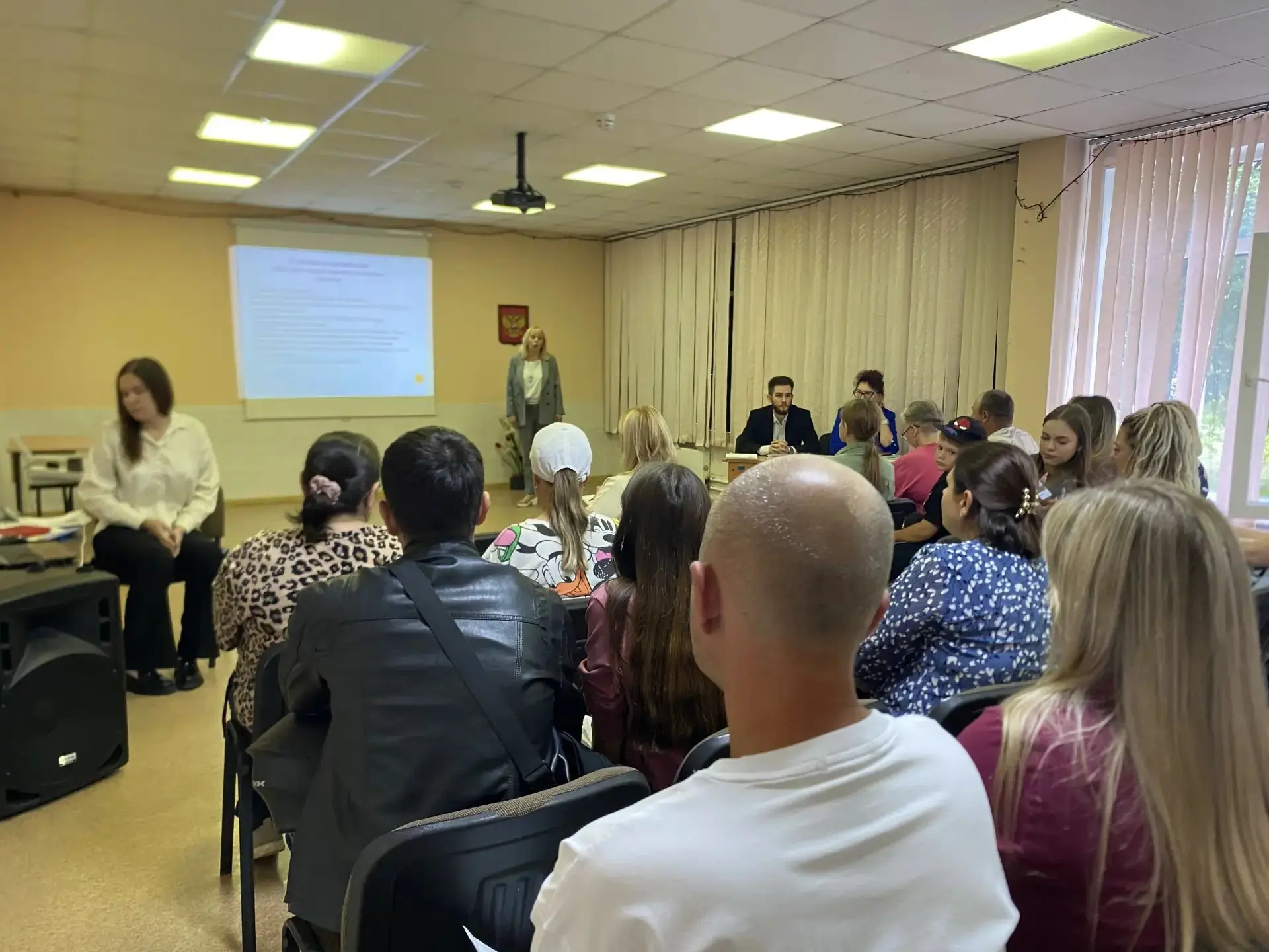 📚 В школе прошло родительское собрание для родителей первоклассников