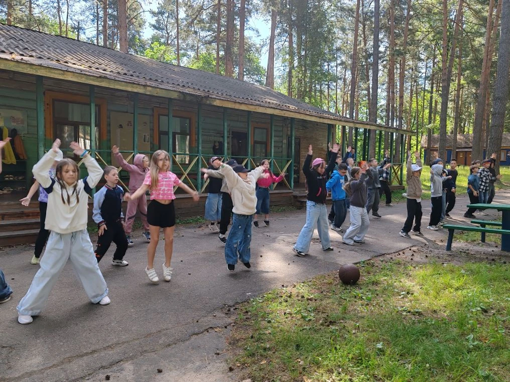 5️⃣ отряд занимается физкультурой, чтобы быть здоровыми и сильными