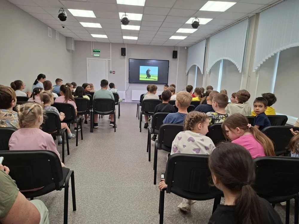 Движение — жизнь! 🏃‍♂️🏃‍♀️
 
Сегодня в нашем лагере было по-настоящему активное утро
⚡️Для ребят п