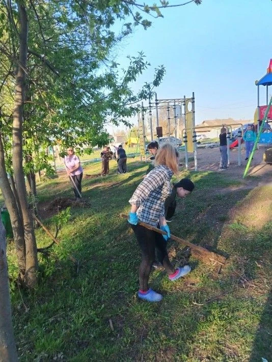 Маленькое доброе дело способно изменить мир вокруг, особенно если за него берутся дружн...
