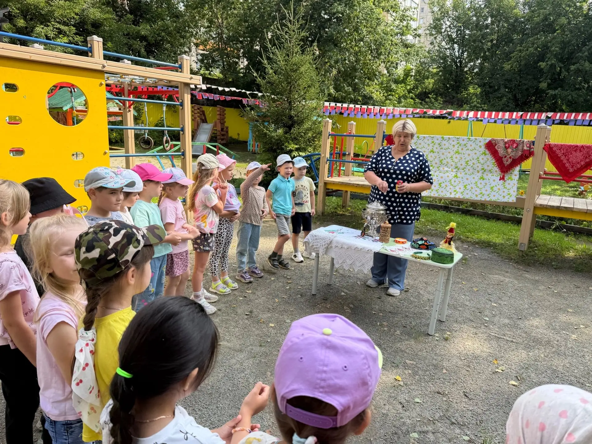 «Международный день дружбы народов !»

✨В нашем детском саду между подготовительными группами ,проше