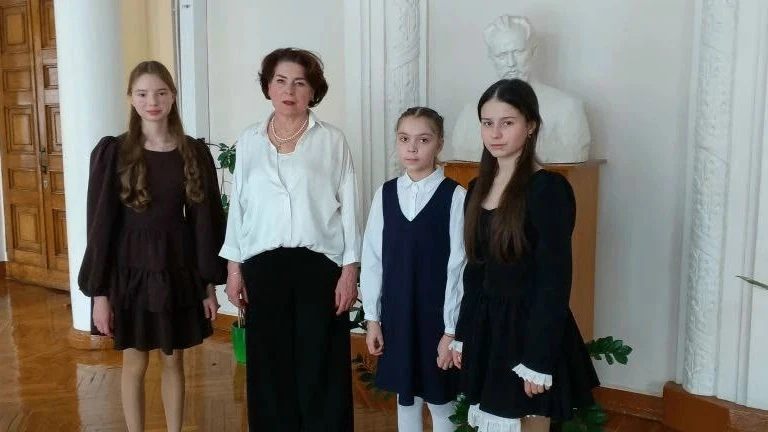 7 февраля обучающиеся класса Фортепиано: - Ласточкина София(преп.Бахтиярова.А.Р.); Емел...