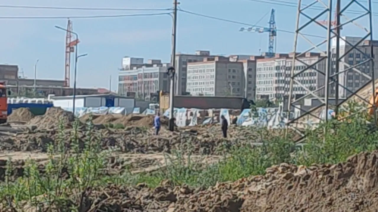 Ой, что-то порвали! Наберут на работу б0лванов, ни документации, ни проекта, лопату в зубы и копай! 