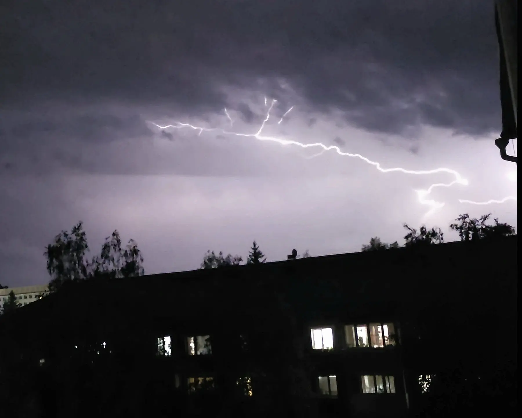Разверзлись небеса🌩

От подписчика