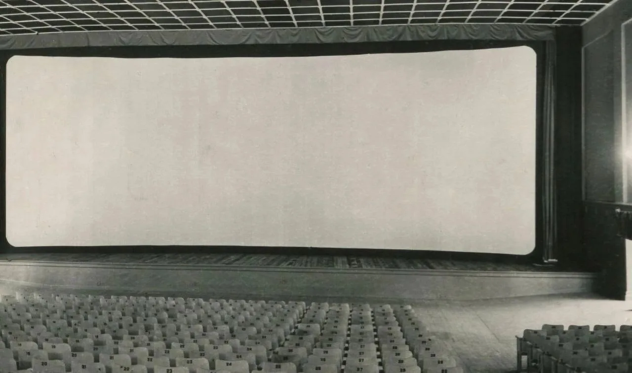 Широкоэкранный кинотеатр «Экран»: фойе и интерьеры 1965 года