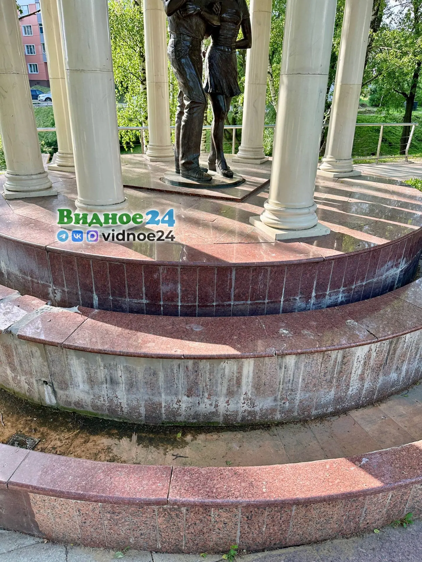 Видное, 20 мая 2026, 30 °С. В городе работает только три фонтана из шести.  Подписывайтесь на Видное