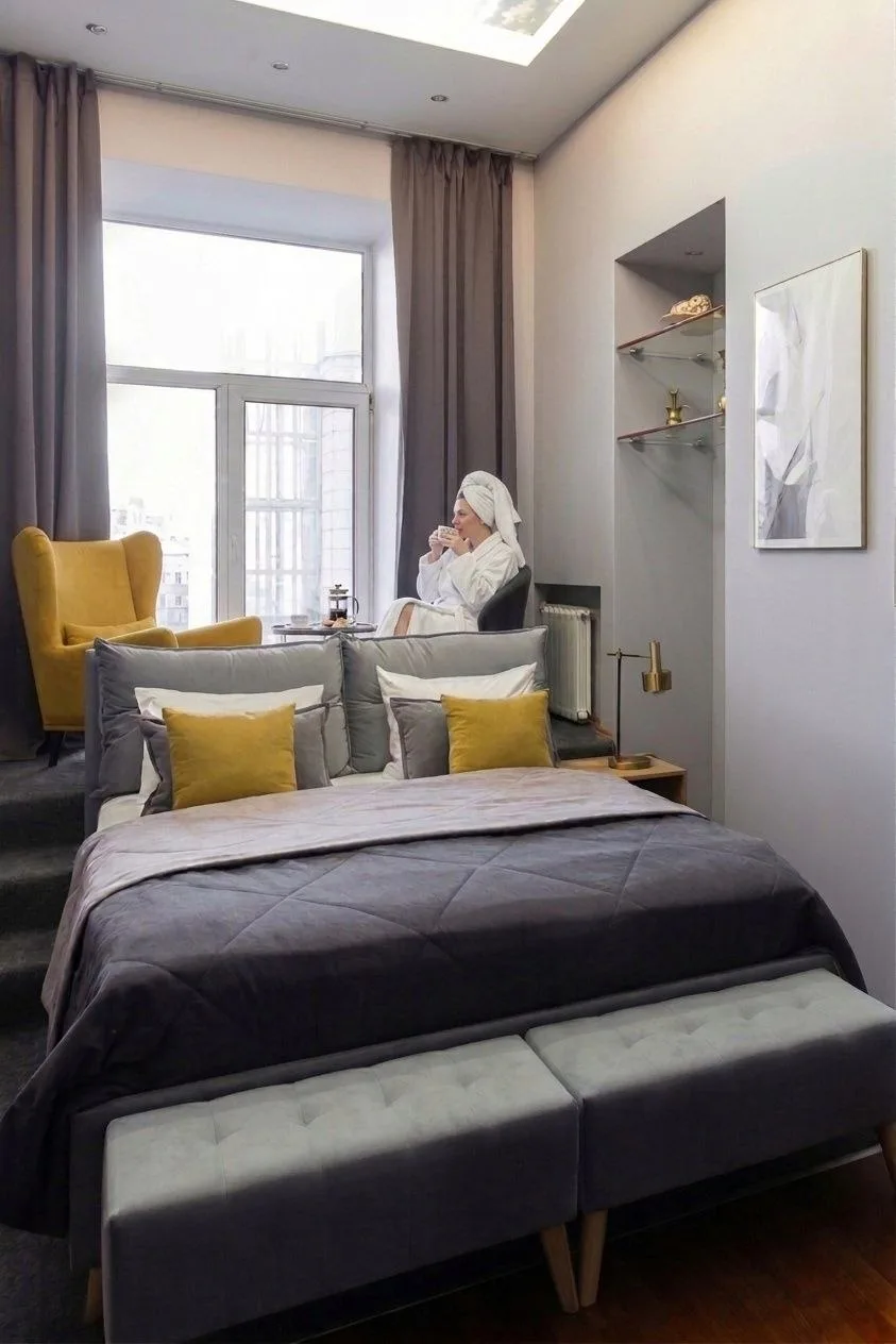 Отель Lopatin Невский 100 - Номер Джуниор Сьют с джакузи и гардеробной 🛁

🛋️Просторный номер с бол