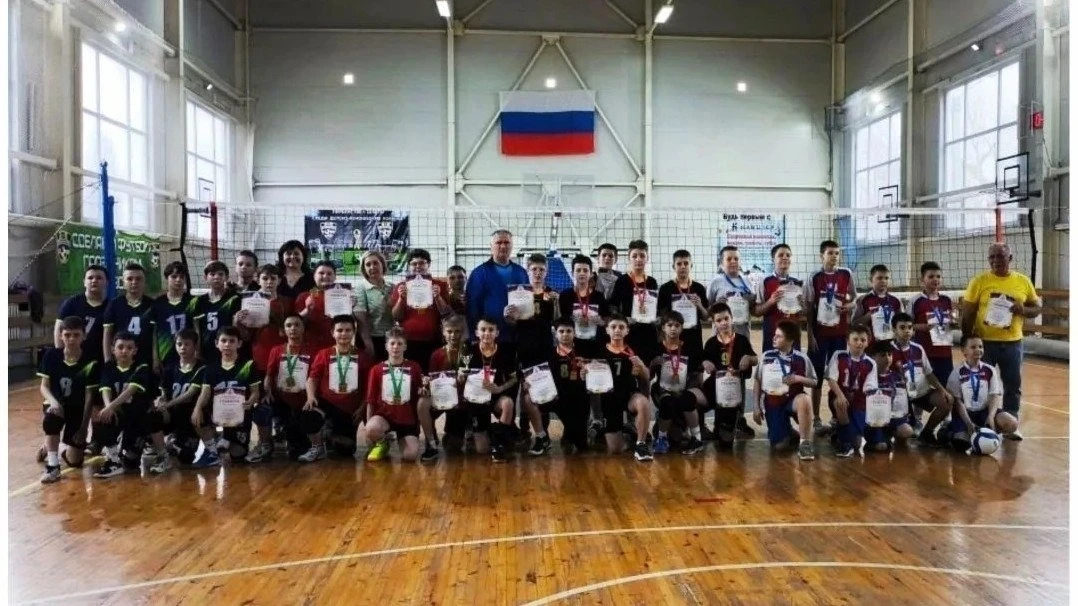 🌟 Волейболисты Новочеркасска — в числе лучших!🌟 В Шахтах прошло открытое первенство по волейболу сре