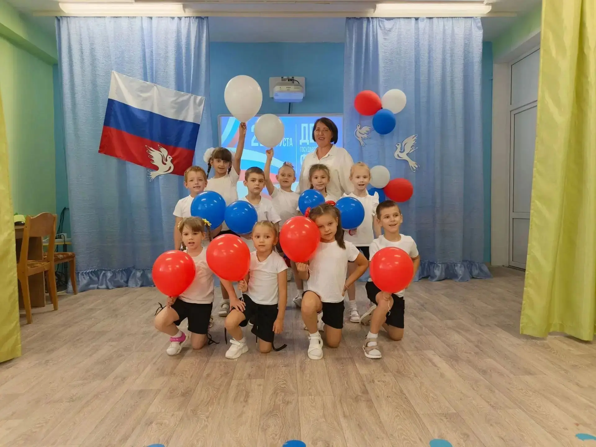 В преддверии праздника, Дня Рождения Российского Флага 🇷🇺✨, воспитанники подготовител...