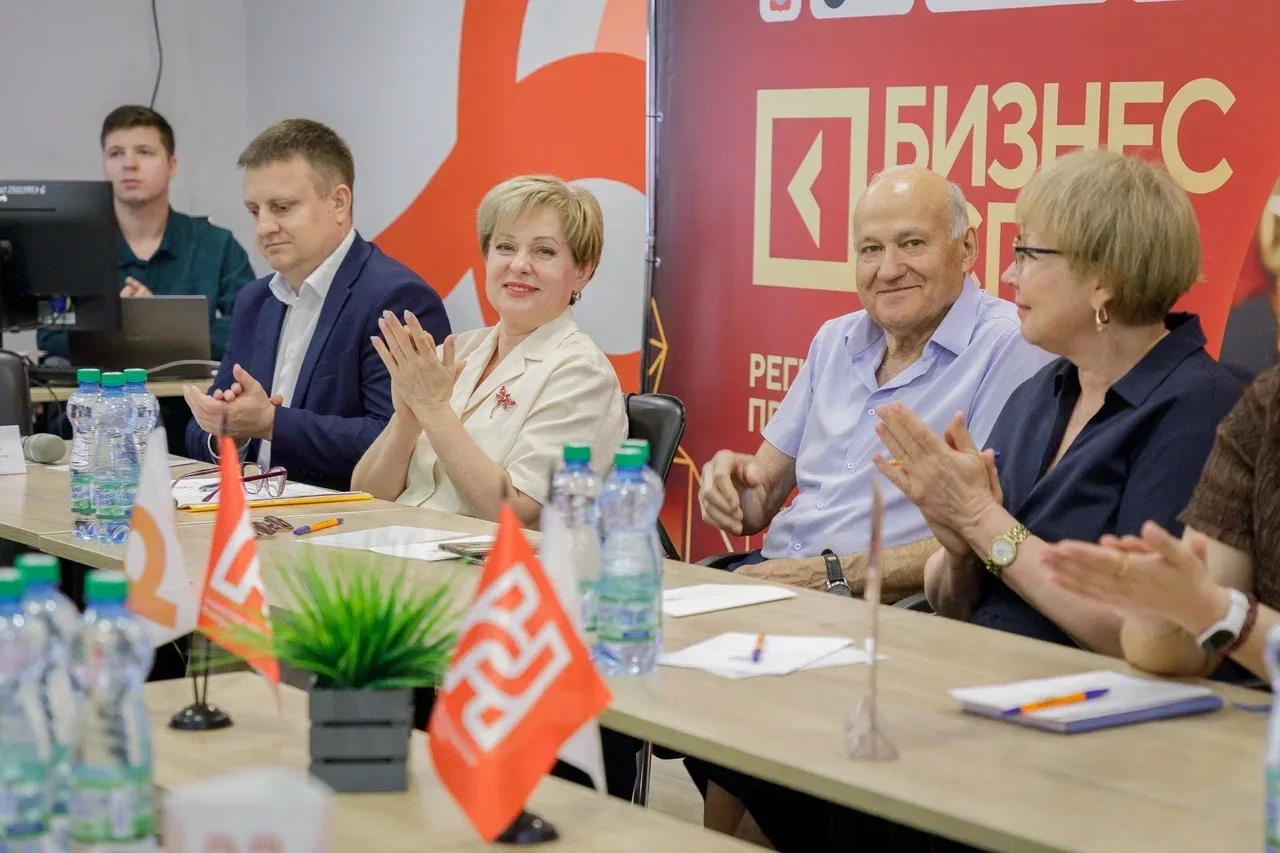 Накануне Дня предпринимателя в Новотроицке официально стартовала Неделя бизнеса - площа...
