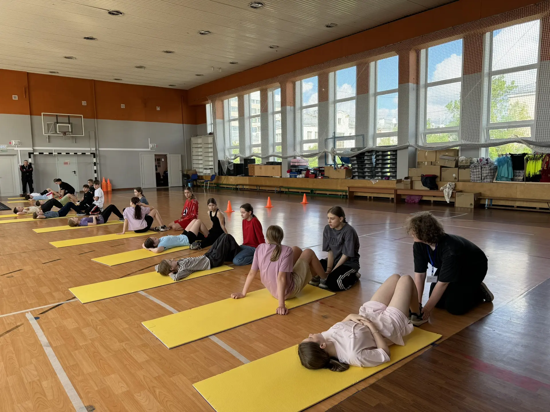 🌈6 день смены в ГОЛ «Радуга» на базе лицея.
И сегодня у нас: 
🕺💃 танцевальная зарядка
Линейка
Пов