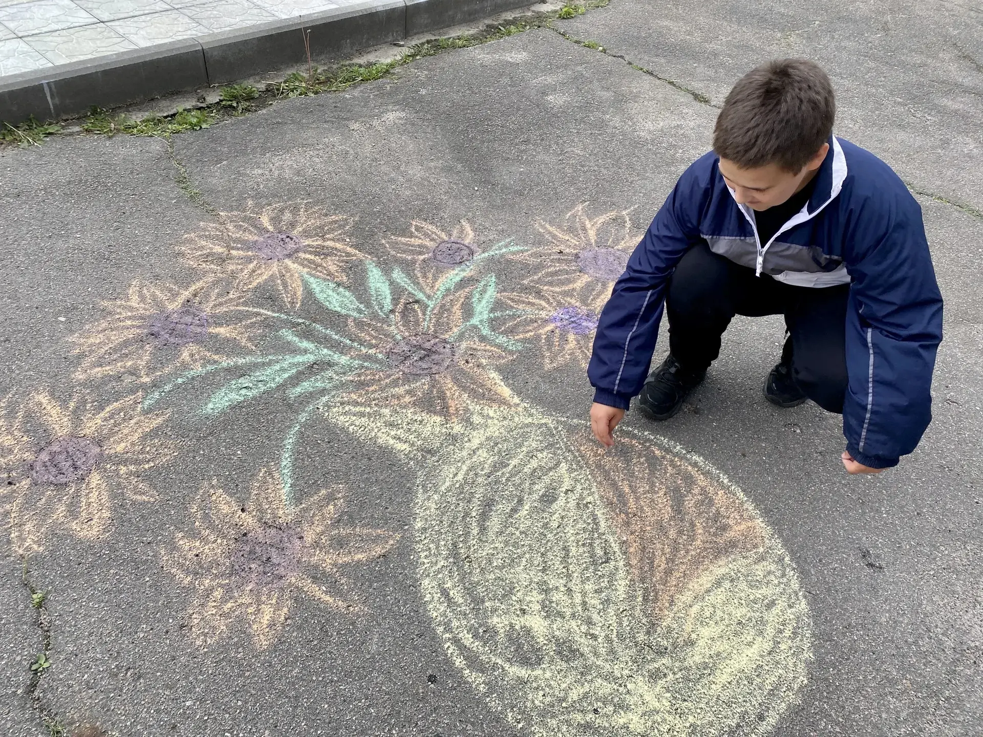 ✨️Лагерь«Дружный»✨️
🎨 Наш день в лагере был просто взрывом эмоций! Мы успели побыть художниками на 