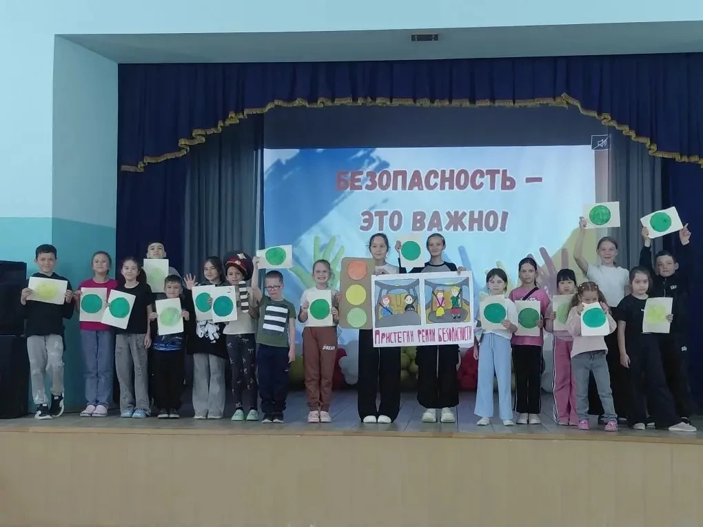 Сегодня наш день в лагере прошел под девизом "Наша безопасность в наших руках". 
Лето – это пора вес