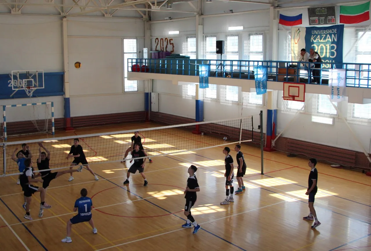 😎Второй год подряд сразились спортивными командами в составе наших сотрудников и студентов в чемпион