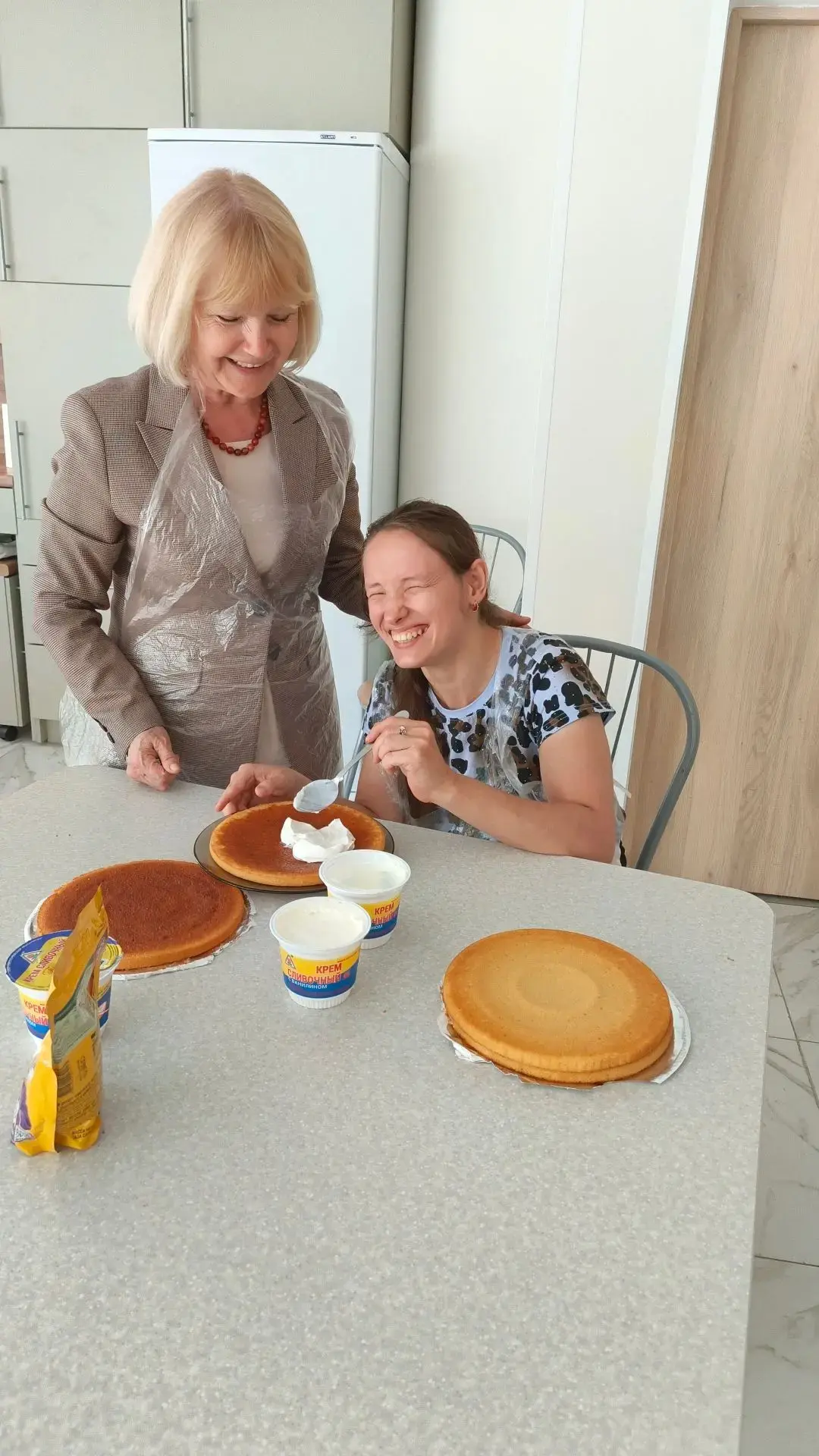 Приятно, когда душевный разговор сочетается с делом.
⁣
Пришли к выводу: «Кулинарные посиделки» не то
