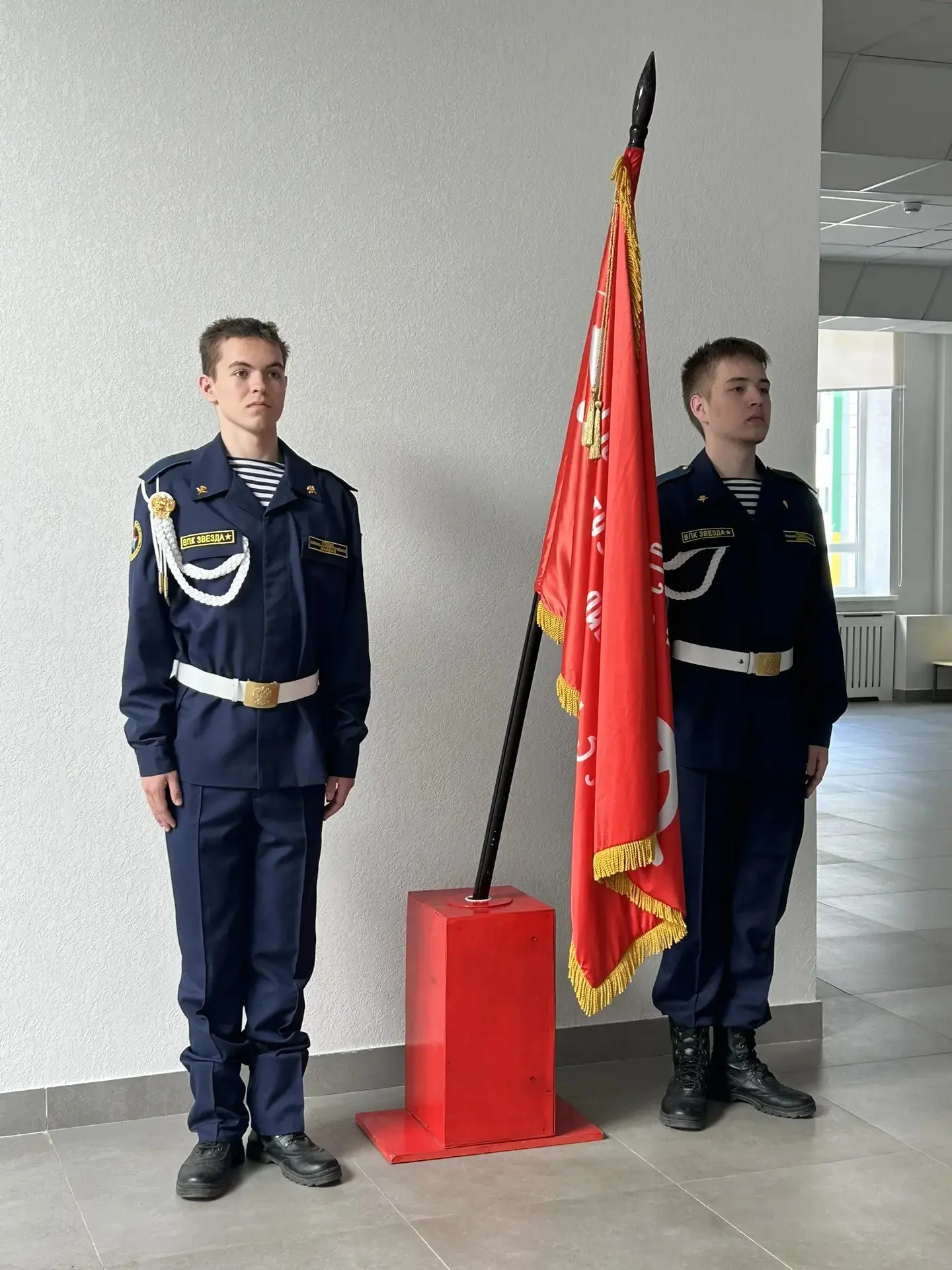 ⛳️ЧАСОВОЙ У ЗНАМЕНИ ПОБЕДЫ  В школе №56 дан старт патриотической акции «Часовой у знамени Победы» в 