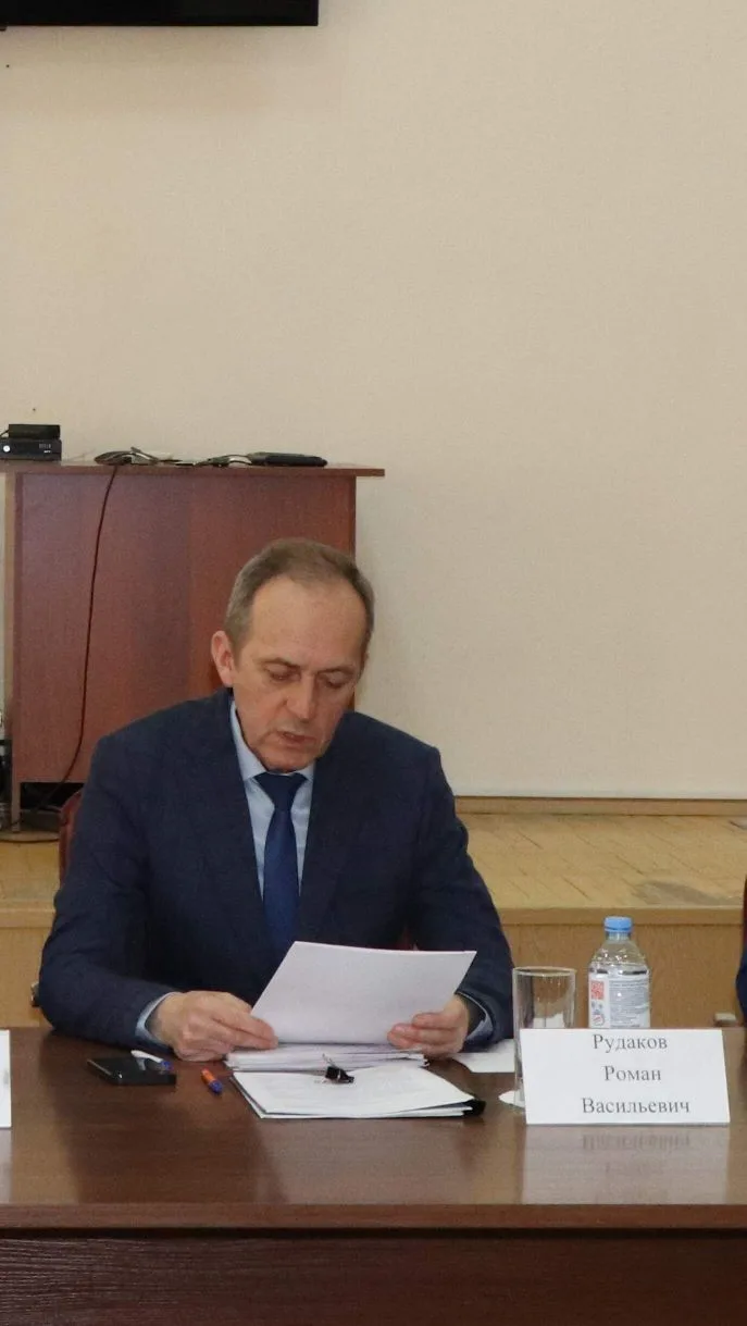 Под председательством Романа Рудакова состоялось очередное заседание Собрания депутатов.