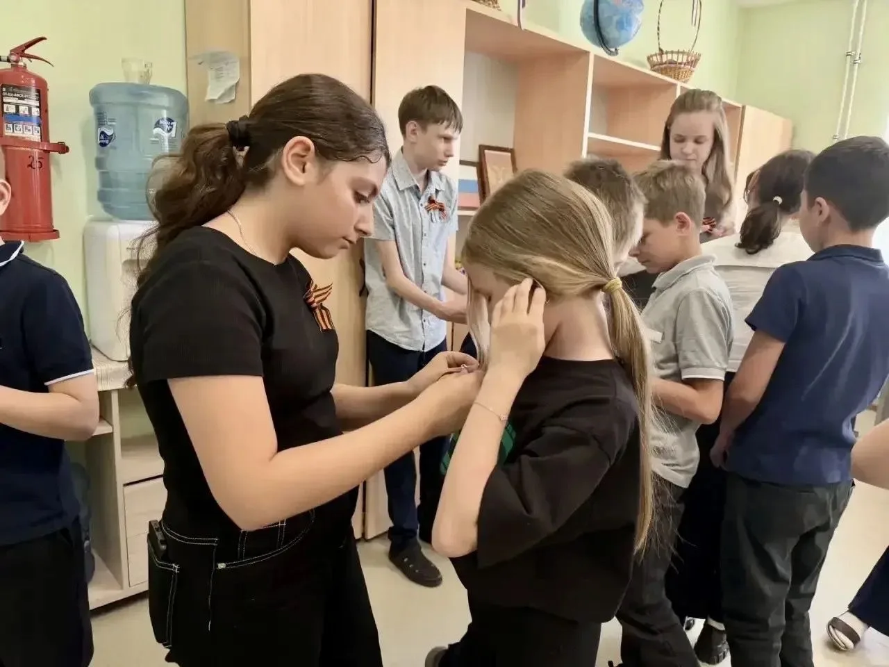 Знать, чтобы помнить. Носить, чтобы уважать.  Сегодня в ГБОУ СОШ с. Красный Яр прошла патриотическая