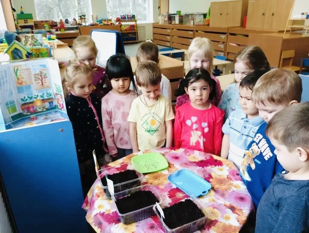 На прогулочном участке группы №15 организован объект Экологической тропы "Лекарственный...
