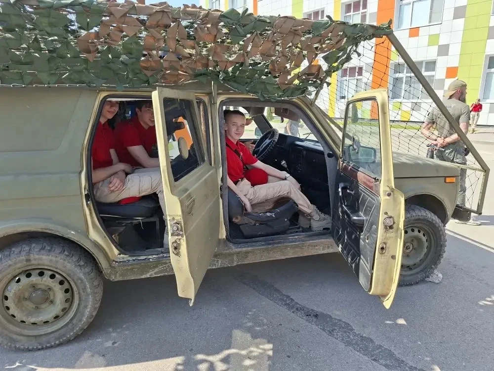 🗓 20 мая на базе школы № 41 прошёл городской юбилейный Юнармейский слёт!  Это событие стало настоящи