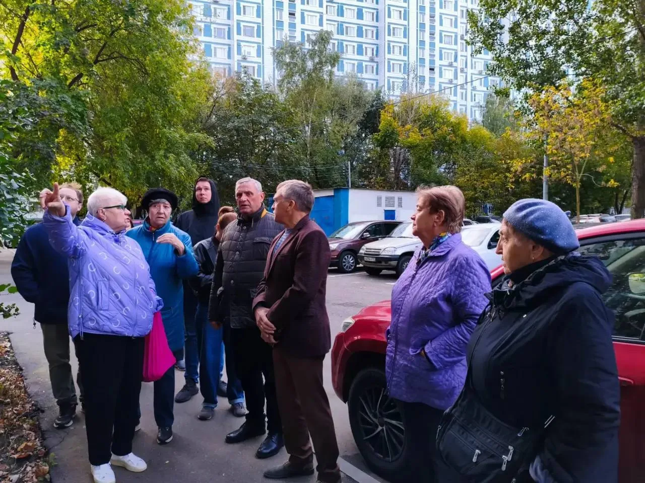 🏘️ В Отрадном глава управы и депутаты обошли район