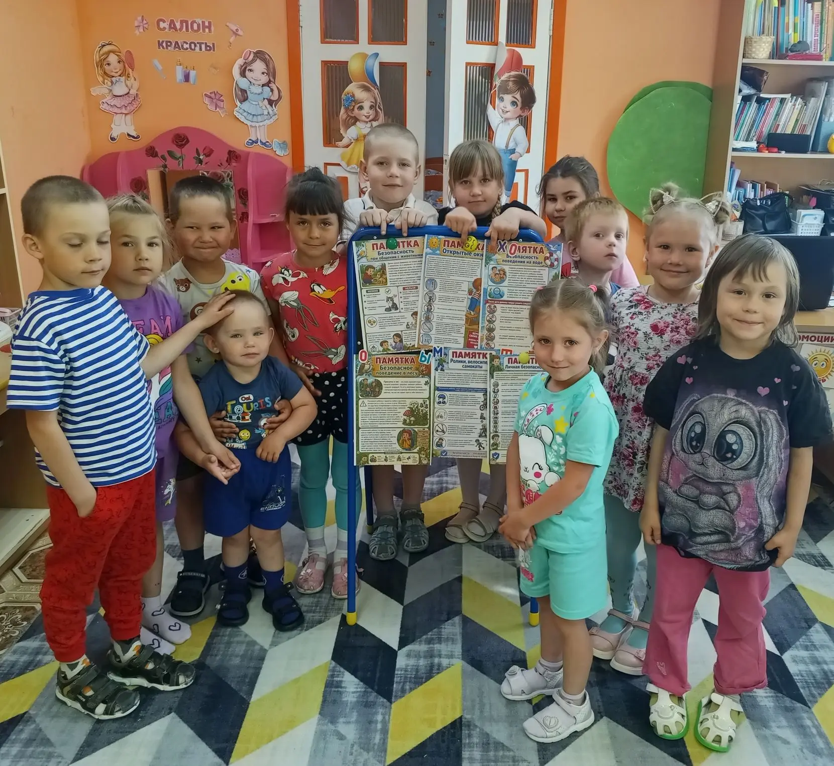 ☀ Безопасное лето: старшие воспитанники провели просветительскую акцию! ☀