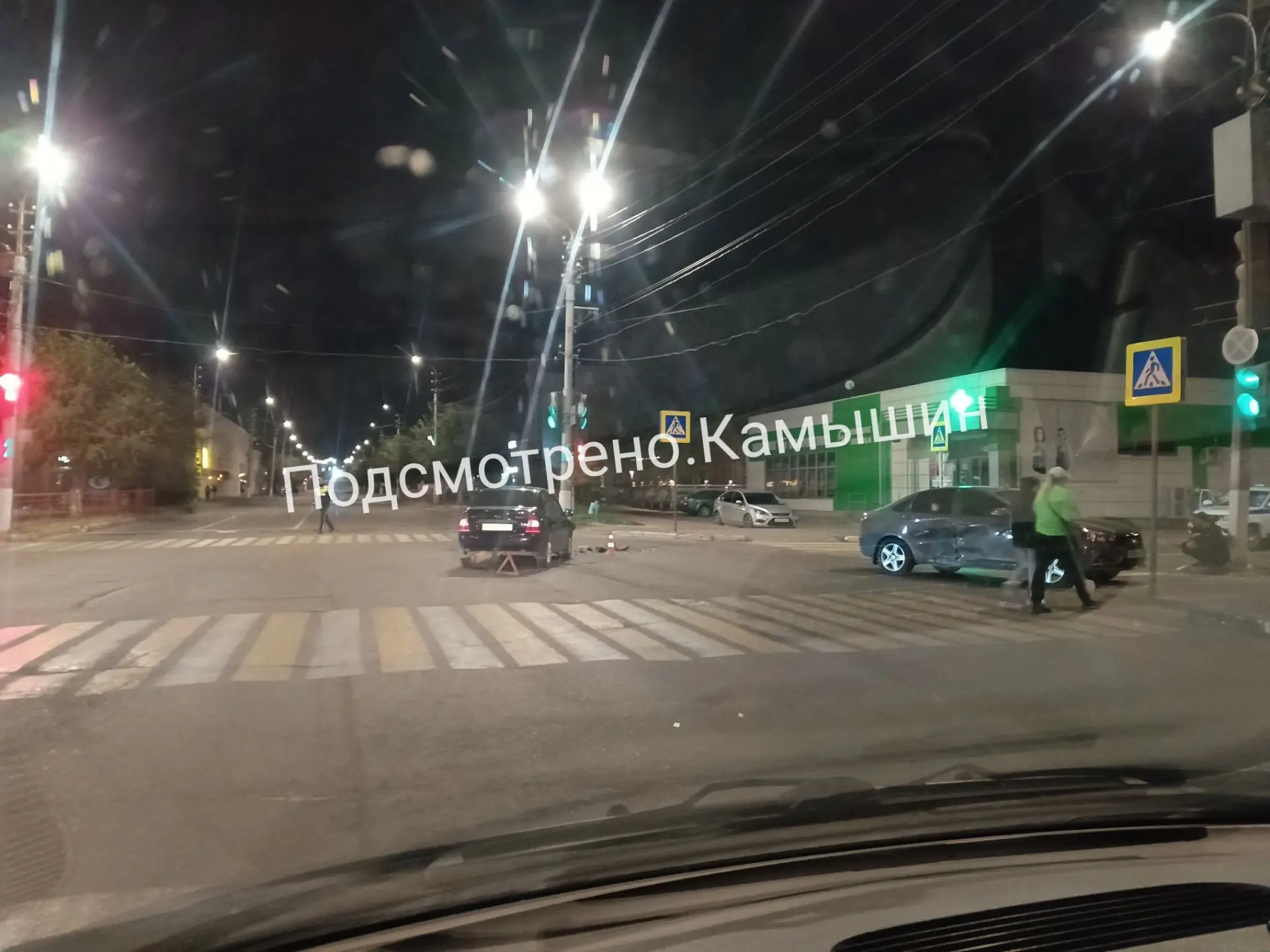 Ночное ДТП на пересечении улиц Пролетарская — Октябрьская