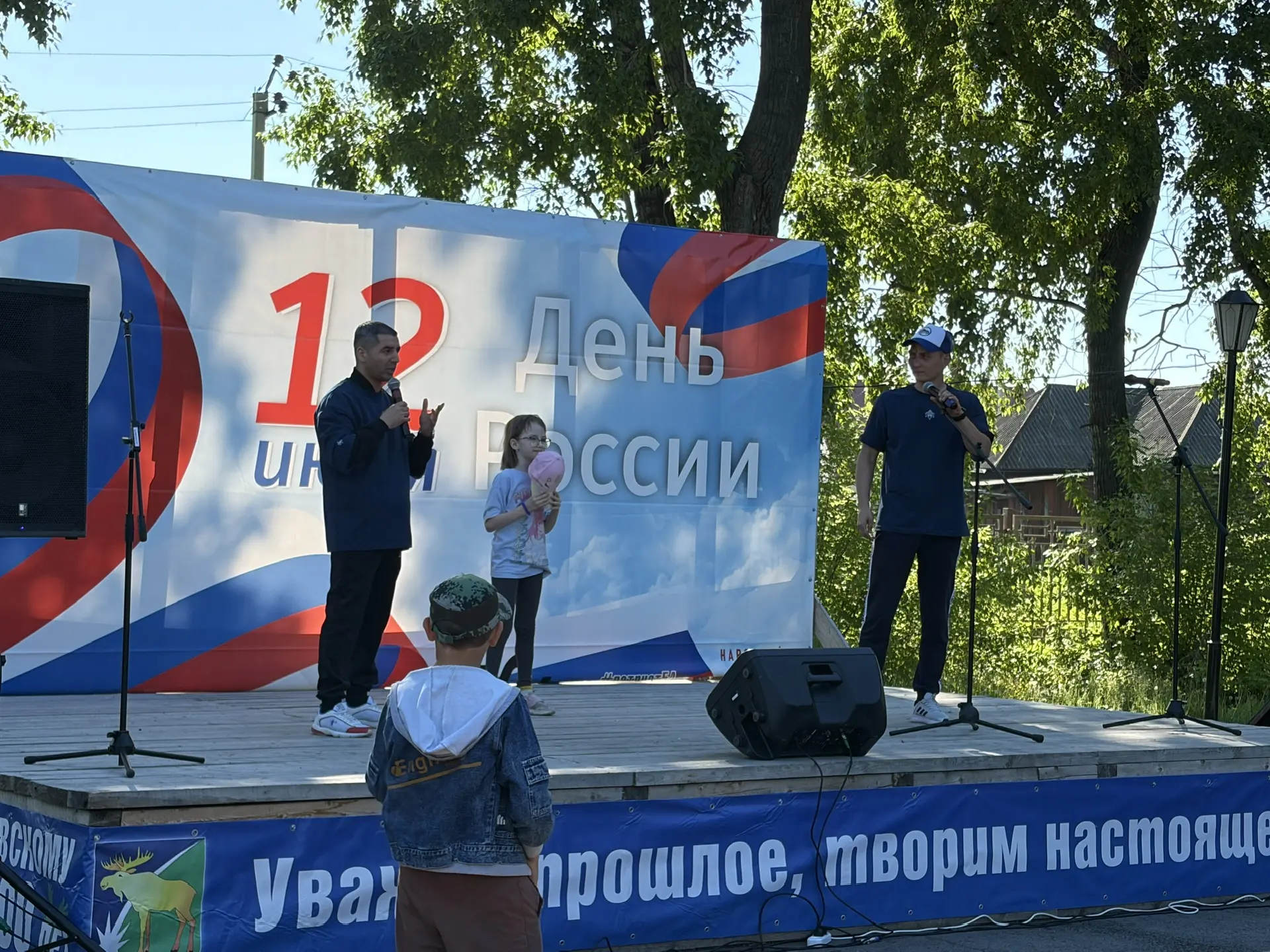 Энергия чемпиона: как прошла зарядка с Михаилом Алояном на летней площадке