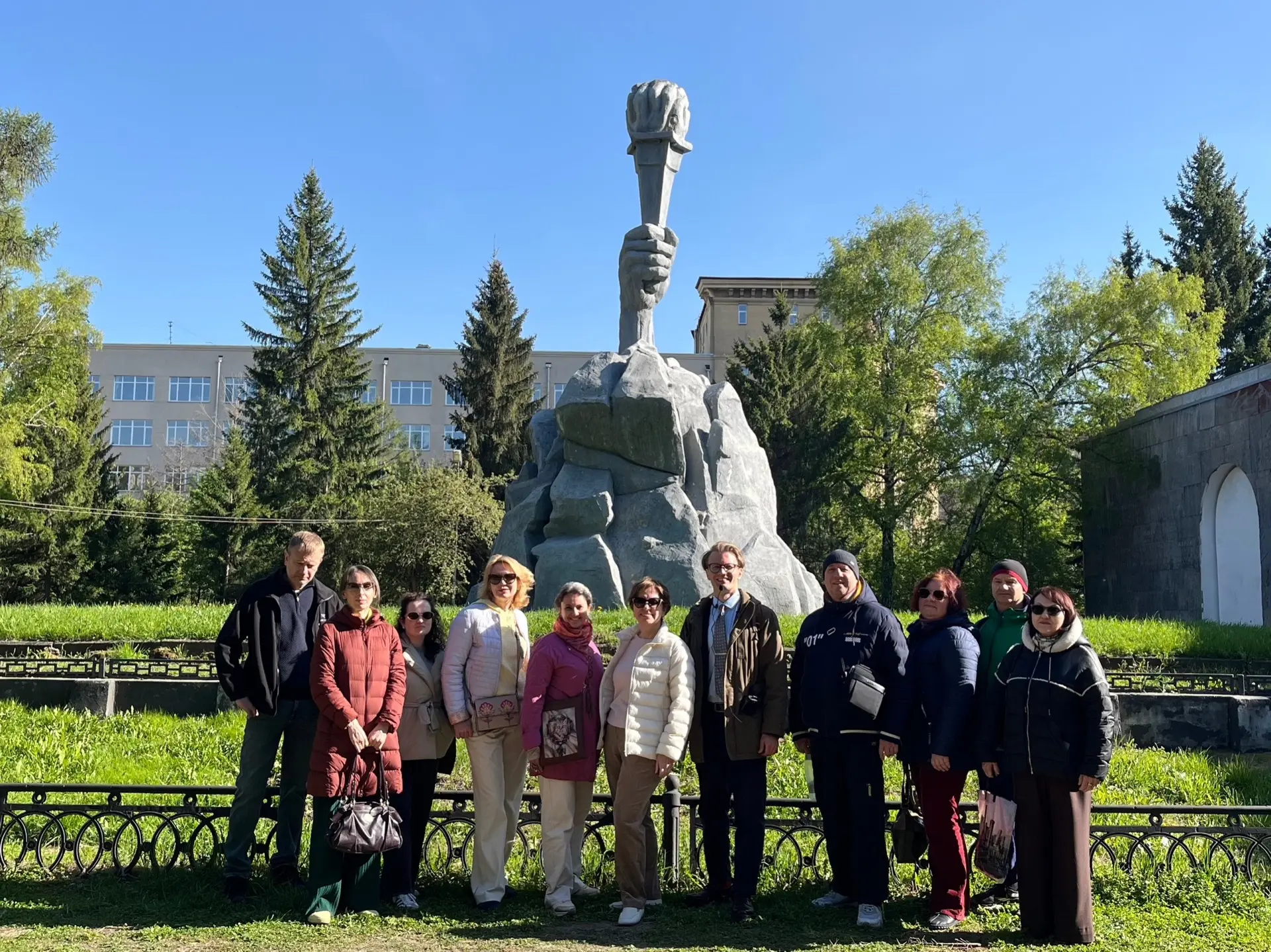 Сегодня дружным коллективом преподавателей Юридического факультета и факультета Государ...
