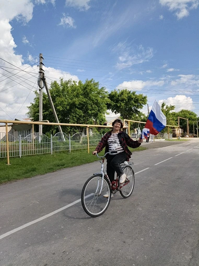 Крути педали за Россию! 🇷🇺

Ветер в лицо, драйв и яркие краски триколора! Сегодня мы провели круте