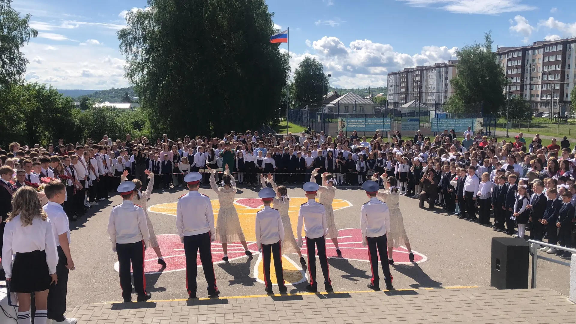 Школа с. Засечное: Последний звонок-2026/Белый Вальс Кадетский казачий 6 « в» класс (классный руково