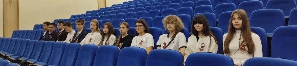 В преддверии 81-й годовщины Дня Победы ученики 8 «Д» класса МАОУ «Гимназия № 34» посетили просветите