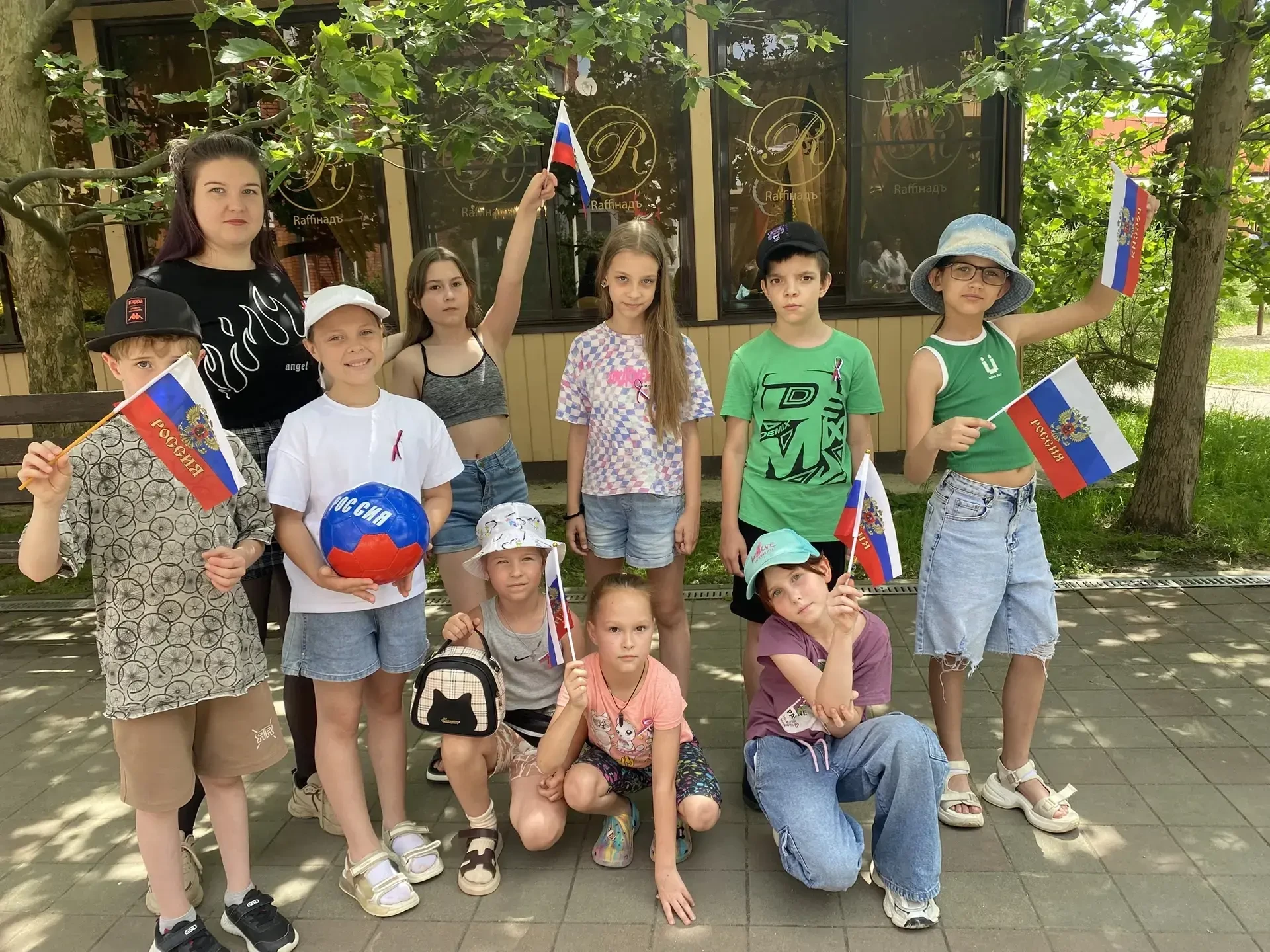 🇷🇺 В преддверии Дня России в Северском отделении гимназии прошла акция «Российский тр...