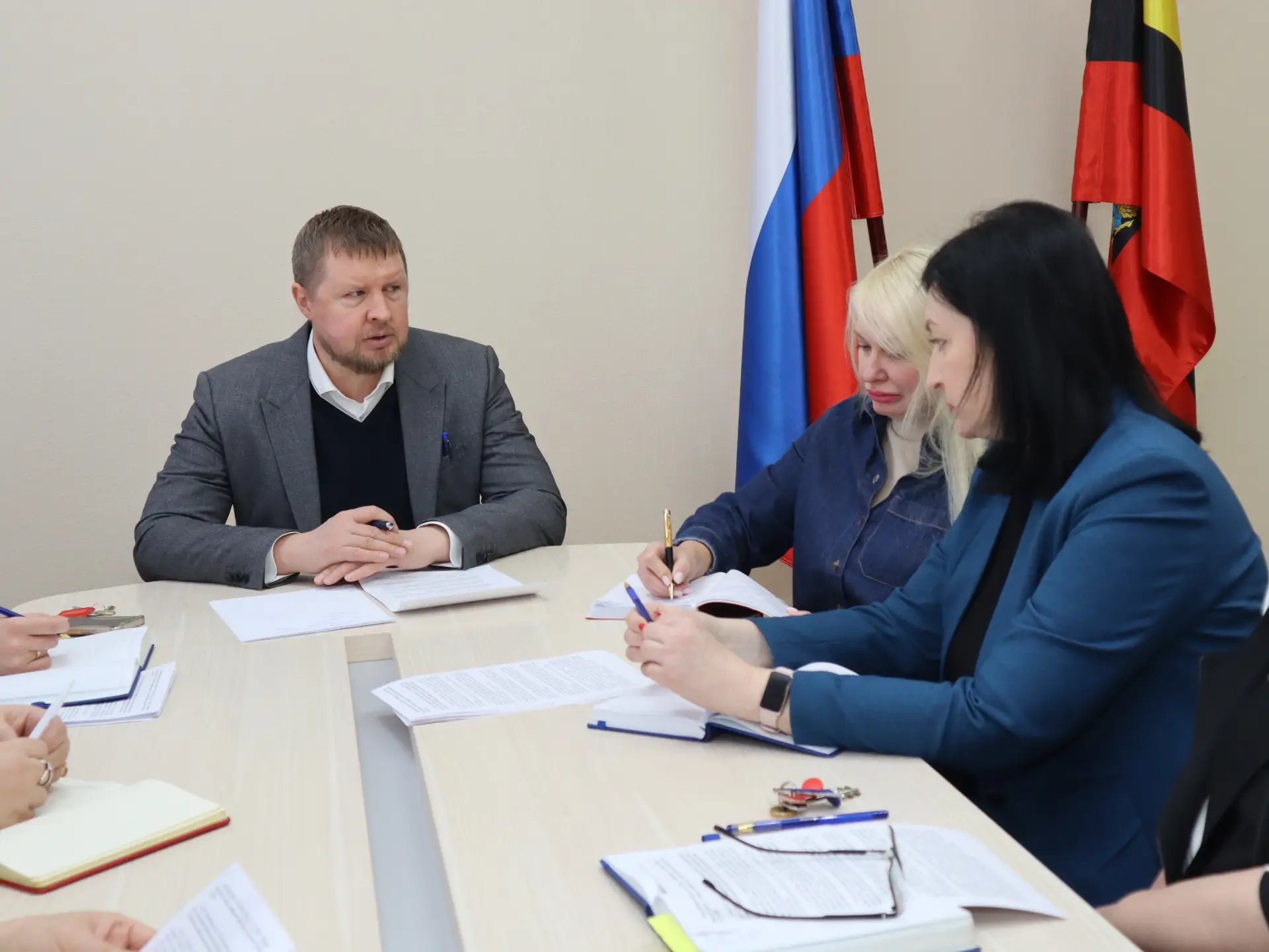 В рамках подготовки к выборам депутатов Курской областной Думы VIII созыва состоялась рабочая встреч