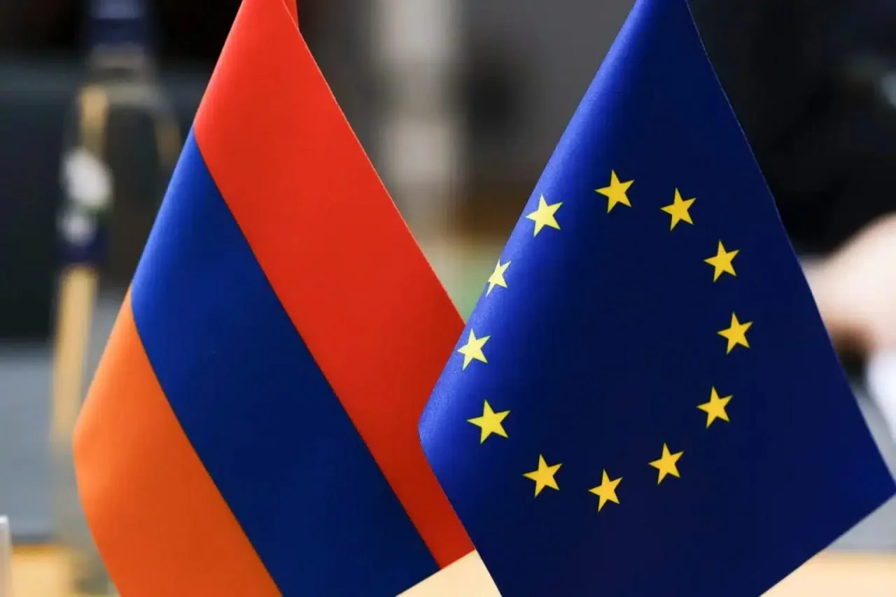 🇪🇺🇦🇲
ЕС выделил Армении €34 млн на фоне ограничений на торговлю с РФ

Европейский союз выделил А