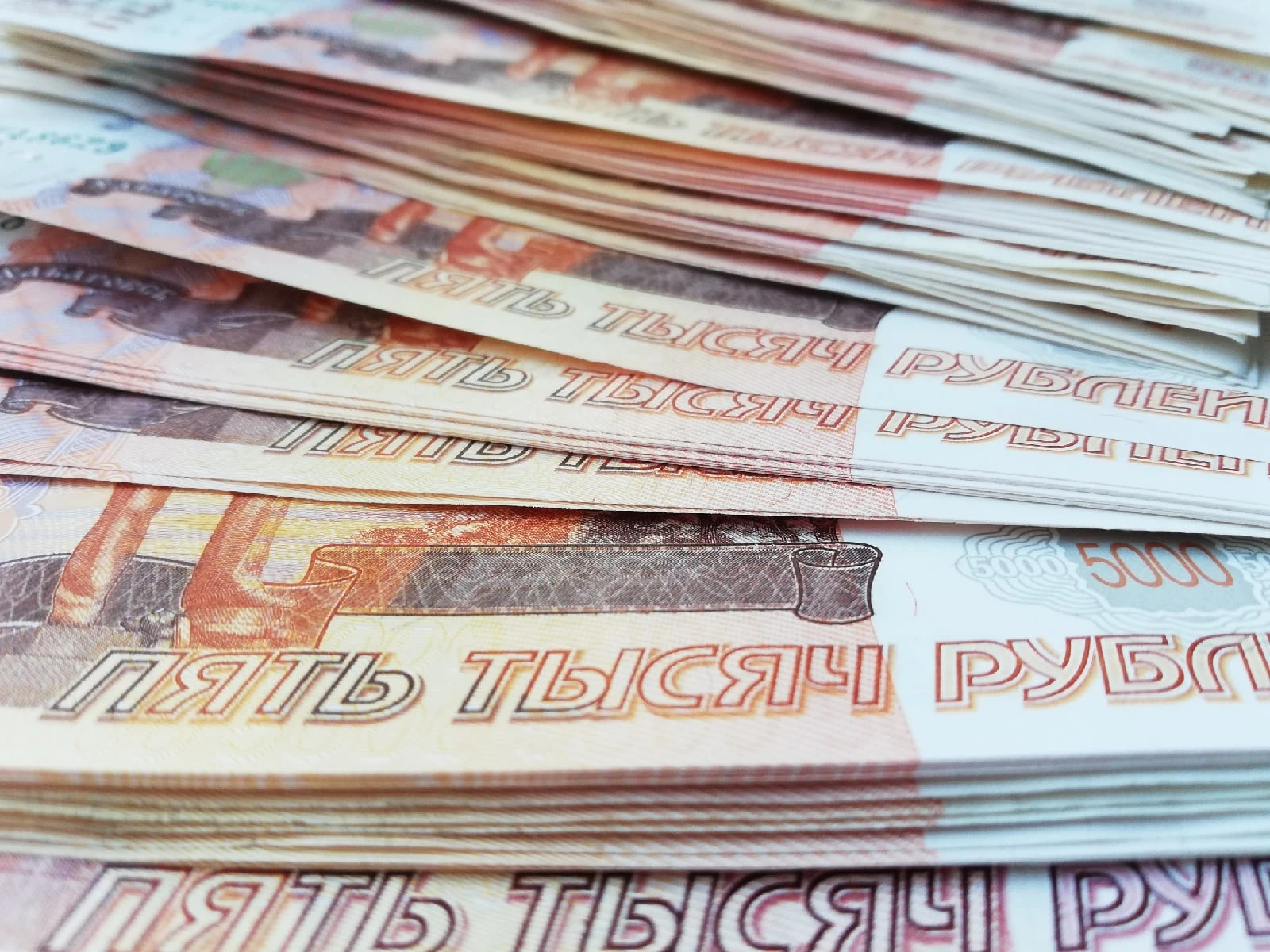59% россиян считают личное обогащение символом нашего времени