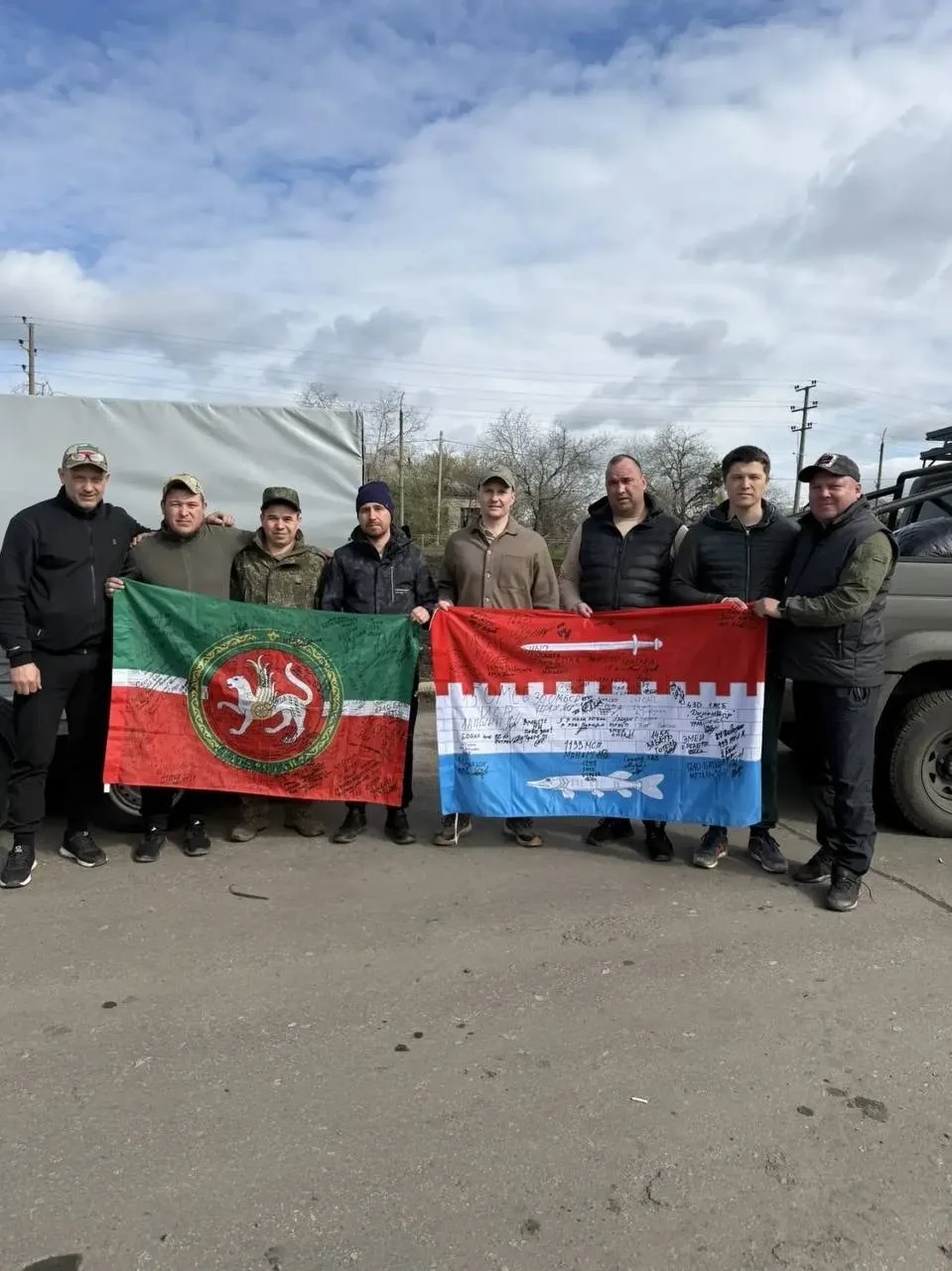 Глава Новошешминского района Егор Тарнавский вместе с волонтерами доставили гуманитарную помощь бойц