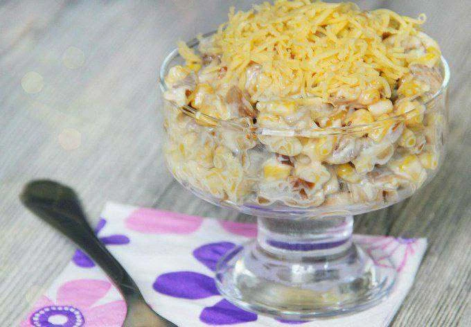 Салат с кукурузой и шампиньонами