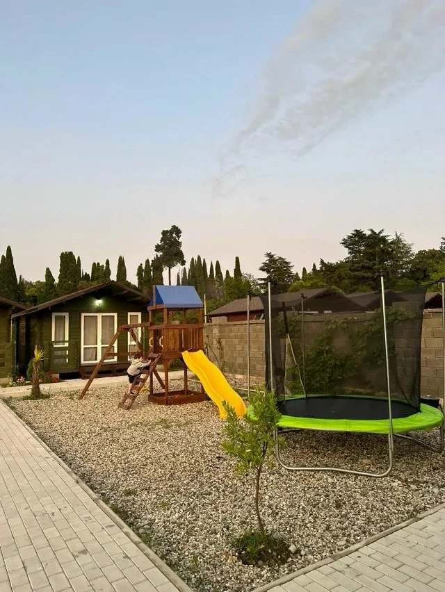 #АБХАЗИЯ #ЦИТРУСОВЫЙ  Эко-комплекс "Sunny Home".  На территории бассейн с подогревом.  Цена май 3000