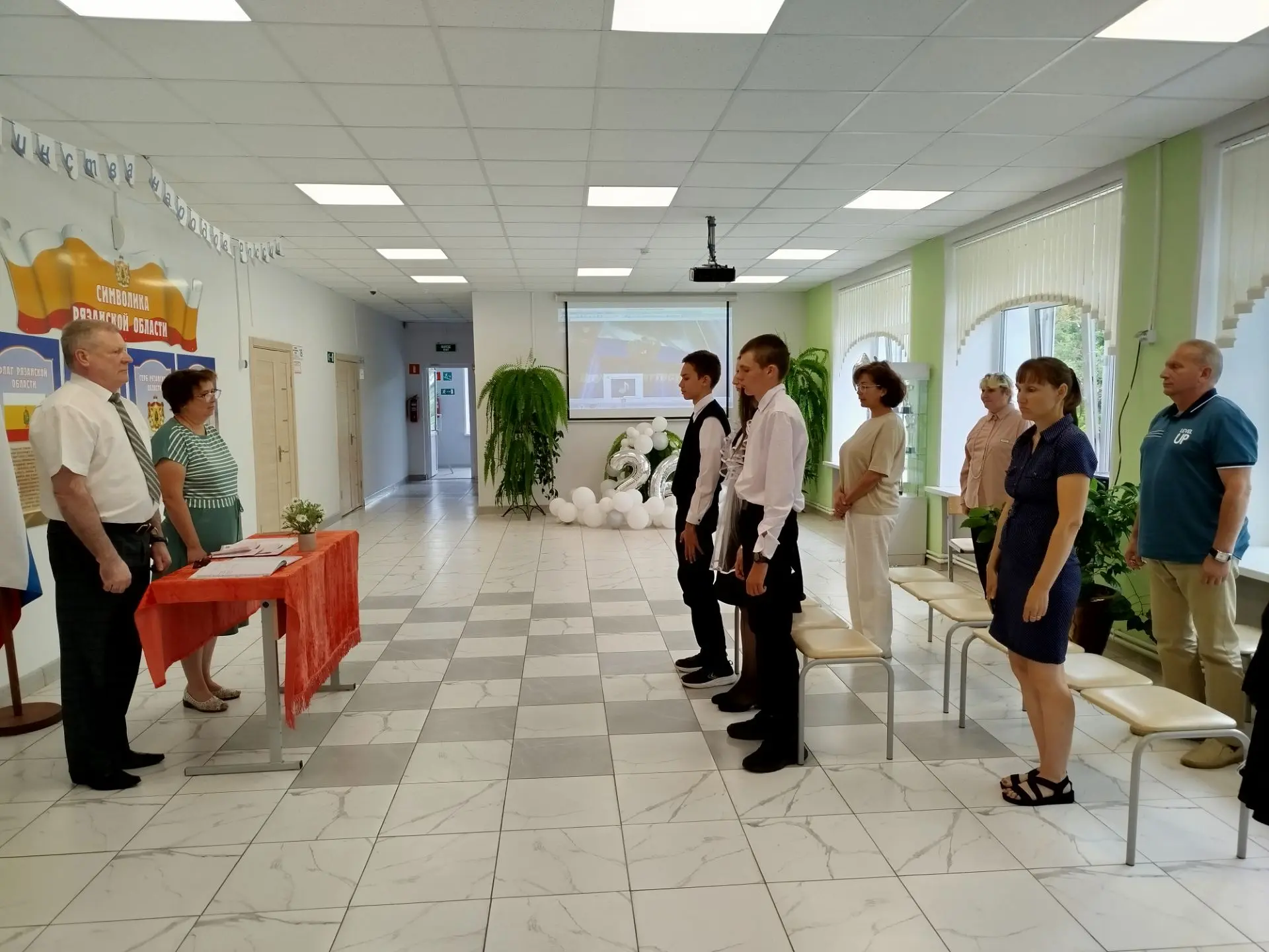 Сегодня 25.06.2026 года в нашей школе прошло торжественное вручение аттестатов выпускникам 9 класса,