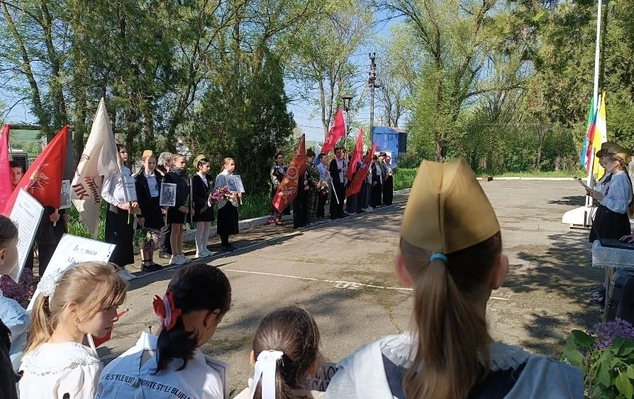 🎖️ Как прошёл День Победы в нашей школе
В этом году День Победы в нашей школе был наполнен особой а