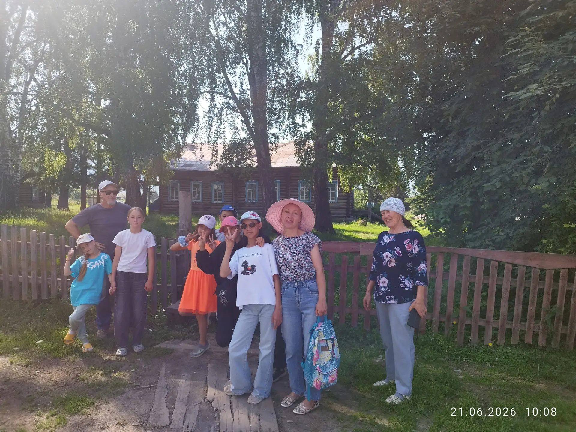 21 июня.
Двадцать первый день. Сегодня ездили на экскурсию в музей в селе Катанда.В селе Катанда Уст