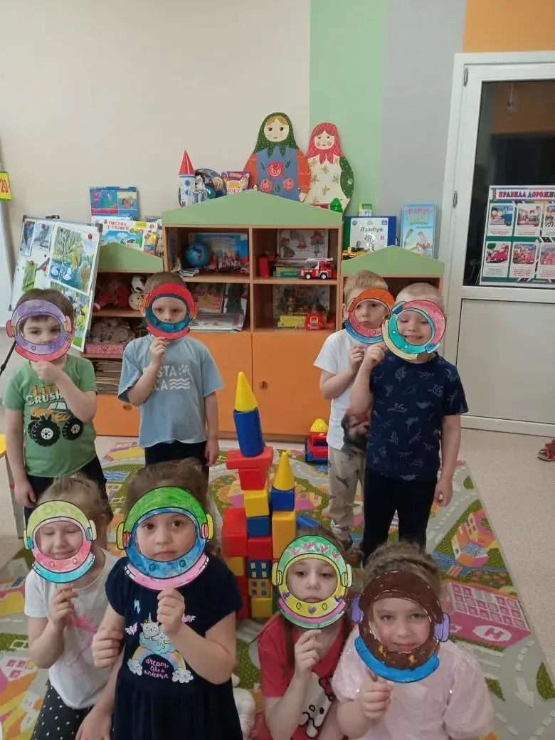 ✨ В группе «Весёлые непоседы» прошло увлекательное занятие по аппликации и рисованию ка...