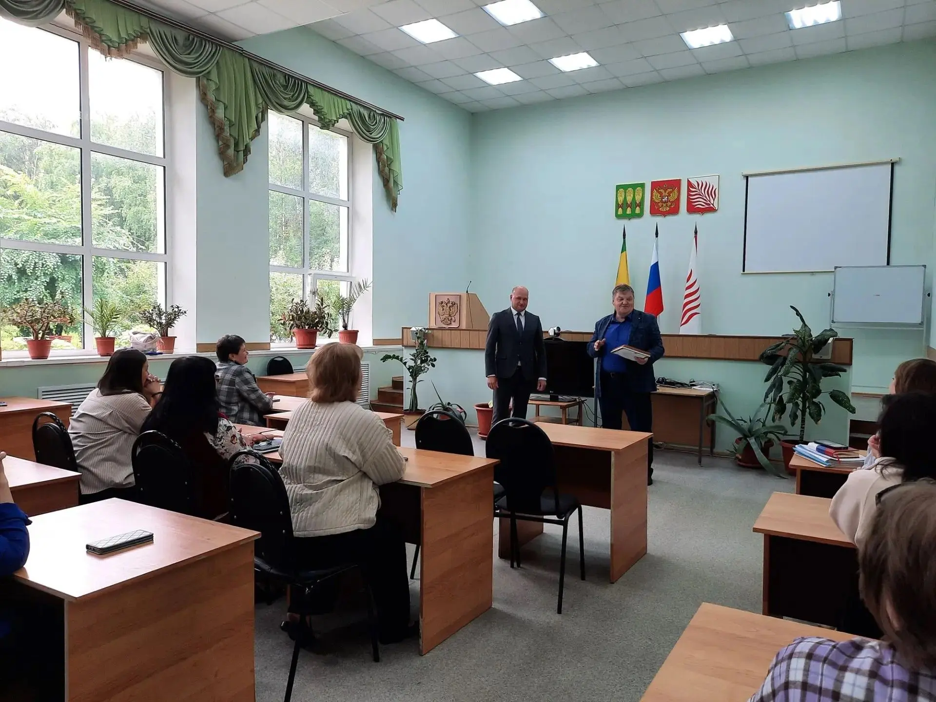 Торжественное признание заслуг: в Иссинском районе наградили Николая Сергеевича Хрипунова.