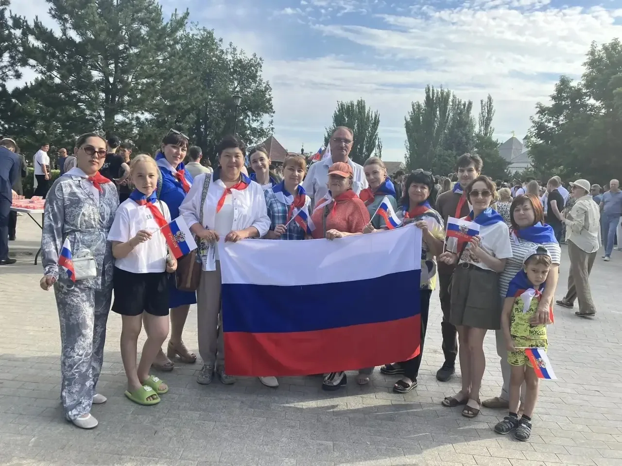 #сеvdim_семья

Дорогие друзья!

Сегодня наша страна отмечает важный государственный праздник – День 