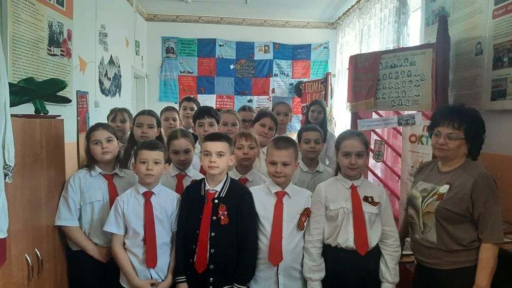 Отзыв о посещении музейной экспозиции «Я помню! Я горжусь!»  8 мая учащиеся 3а и 3б классов посетили