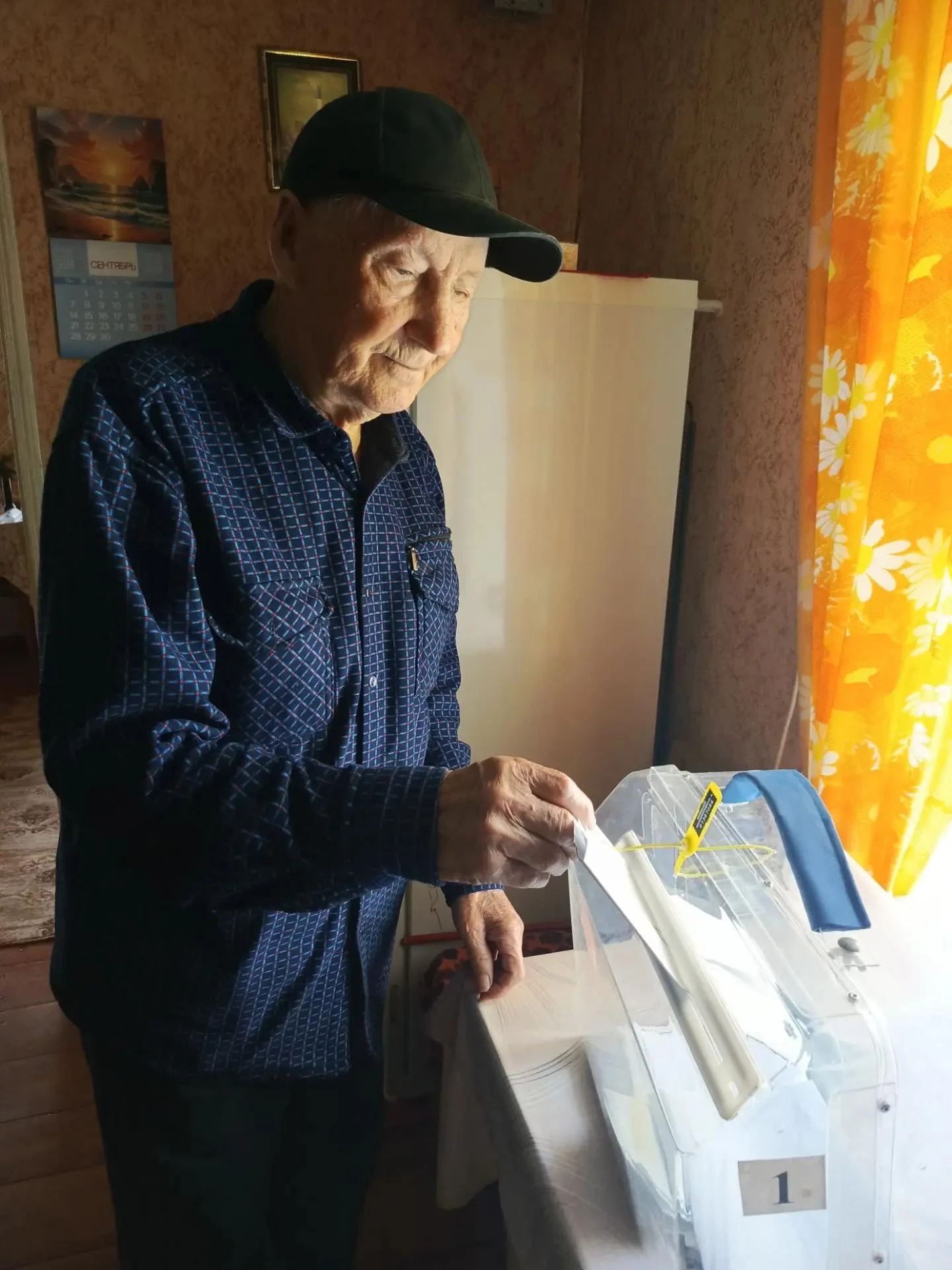 🗳️ В последний день выборов на дому проголосовал участник Великой Отечественной войны ...